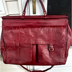 Beautiful large tote travel bag.